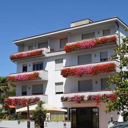 Apartmanhotel Orchidea Marina 2*